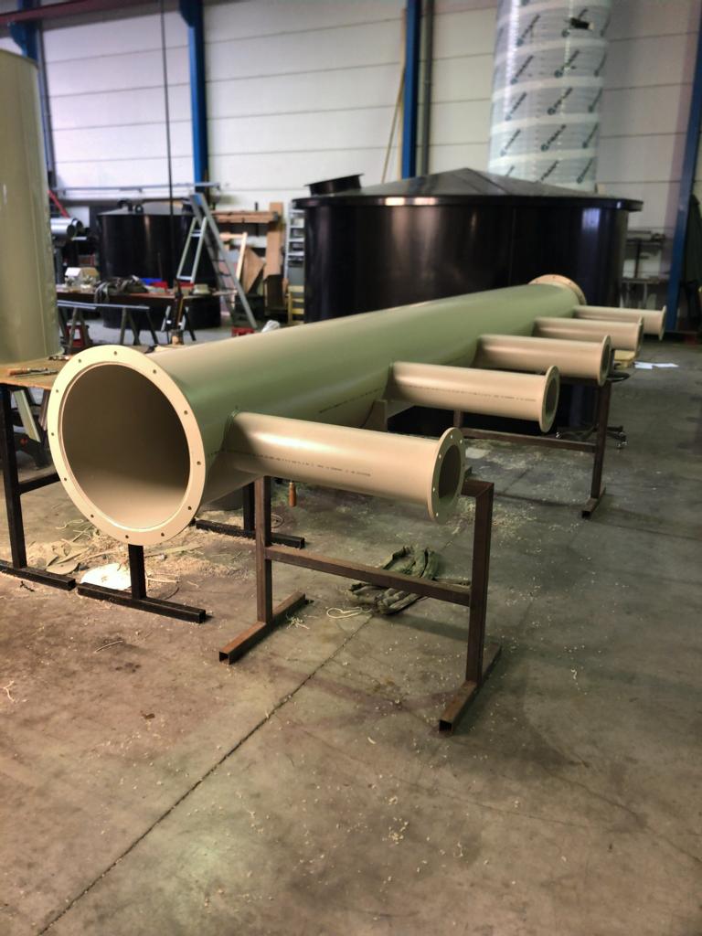 Kunststof afzuigconstructie in de werkplaats